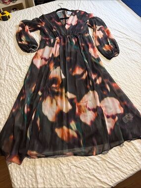 NWOT! DKNY Long Sleeve, Light Weight, Flowy Print Maxi Dress